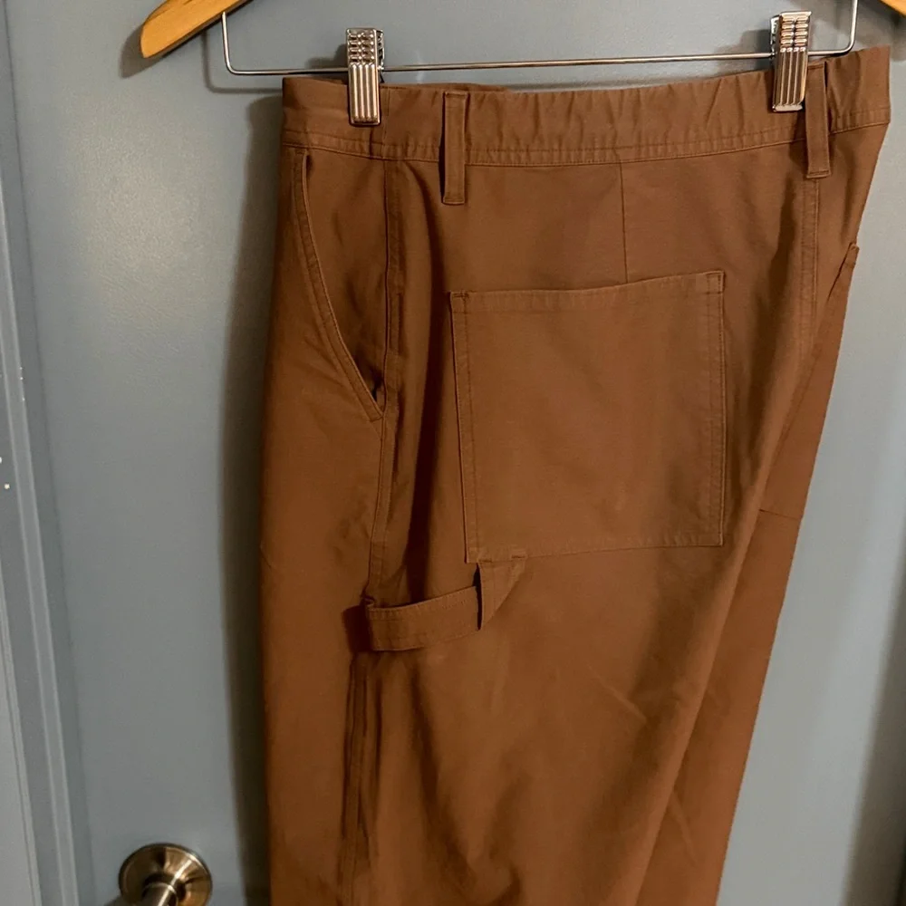Vuori Women's Wide Leg Pants in Chocolate Brown - Picture 9 of 12